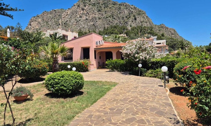 Capo Zafferano Villa | Lighthouse Villa