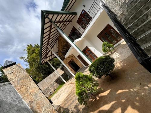 Peradeniya House | Lilies holiday inn