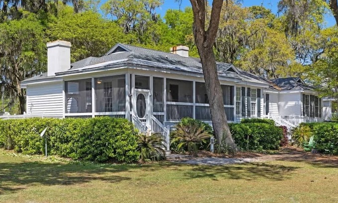 Melrose on the Beach House | Lilly Pad Haven - 111 Ave of Oaks