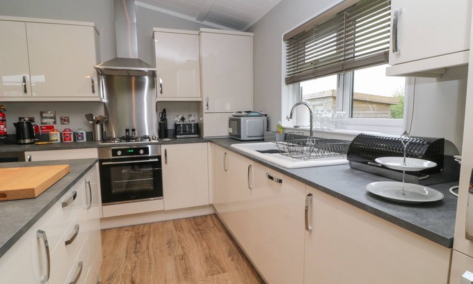 Lifton Cottage | Lily