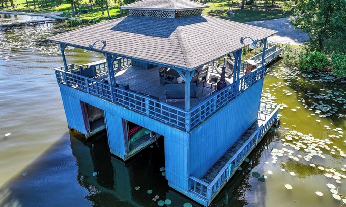 Yantis House | Lily Pad Lake House @ Lake Fork