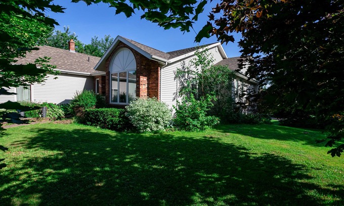Charlottetown Bed & Breakfast | Lily's Garden