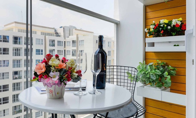 Tan Binh Apartment | Lily's Wondeful Apartment 2BRs (5mins to Airport)