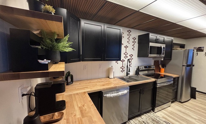 Lima Ski Chalet | Lima Locomotive house! Close to hospital, firepit, outdoor dining