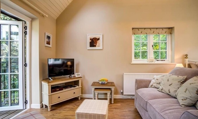 Burford Cottage | LIME TREE, romantic, character holiday cottage in Burford