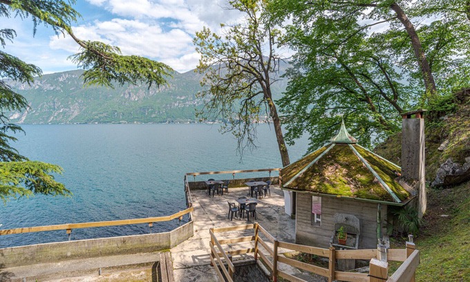 Limonta Apartment | Limonta- Primula Apartment! Access to the Lake!