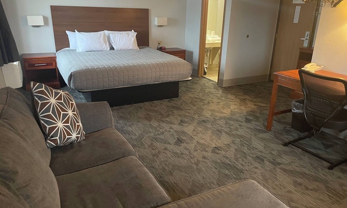 Lincoln Hotel | Lincoln Hotel - King Deluxe