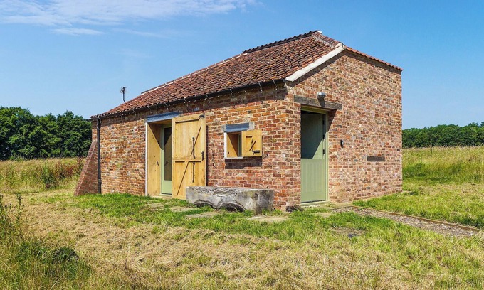 Louth Cottage | Lincoln Reds Lookout