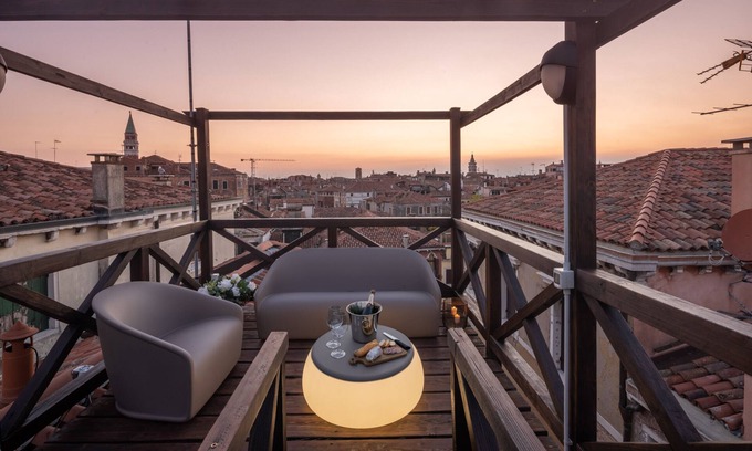 Castello Apartment | Lion Palace Suite Terrace R&R