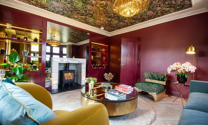 Cheshire West and Chester Cottage | Liongate Lodge - sleeps 2 guests in 1 bedroom