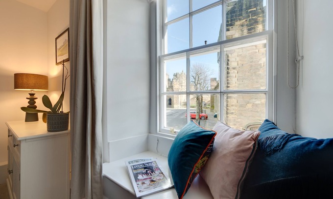 South Charlton Apartment | Lionsgate View, luxury apartment right opposite Alnwick Castle