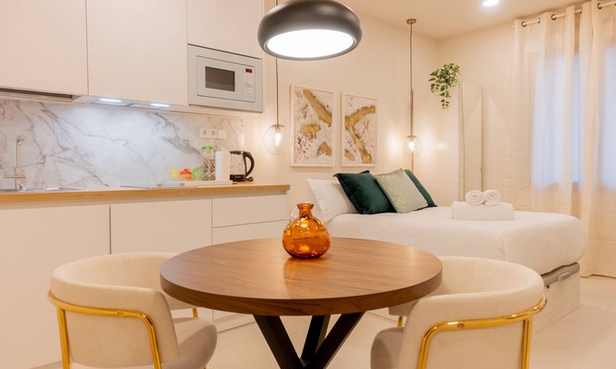 Arganzuela Apartment | Liria: A Space of Elegance and Comfort in the Heart of the City