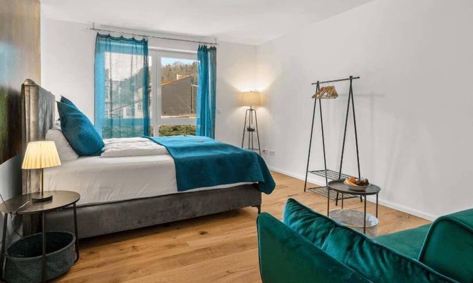 Hemsbach Apartment | LiT LiVING: Luxury | Box SprIng | Parken | 2 BR |