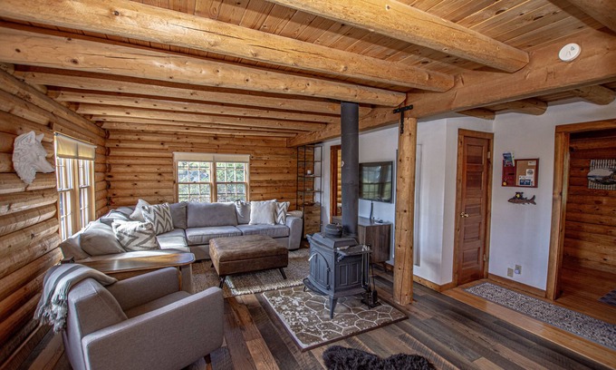 Tahoe Vista House | Little Bear Cabin by Hauserman Rentals