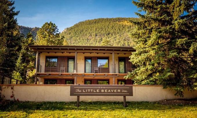 Green Mountain Falls Hotel | Little Beaver Inn