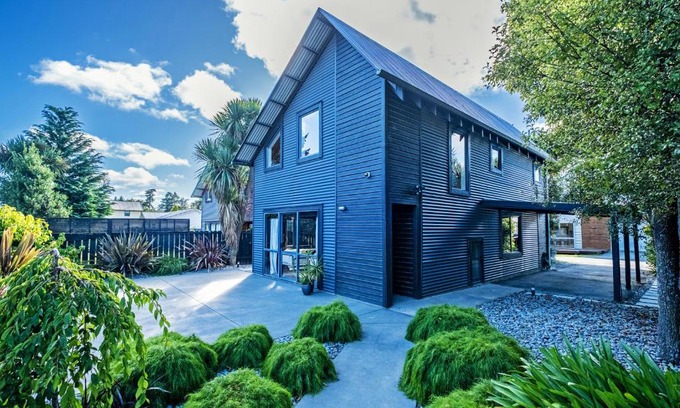 Methven Ski Chalet | Little Black Chalet Methven