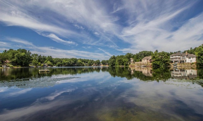 Gowen Cottage | Little Blue Bungalow: Leaf-Peeping & Lake Views – Fall Perfection Starts Here