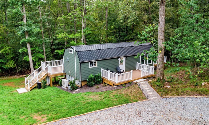 Pittsville Cabin | Little Cabin at Leesville Lake with a GIANT deck