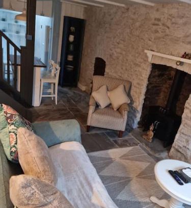 Pontypridd House | Little Cottage, Big Character