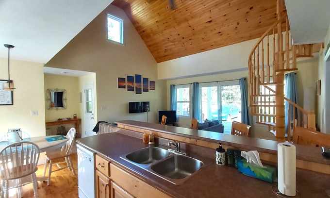 Canoe Cove Cottage | Little Eden Summer Beach Home