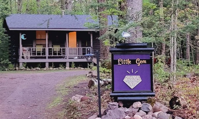 Drummond Cottage | Little Gem Cottage in the Forest Drummond, WI