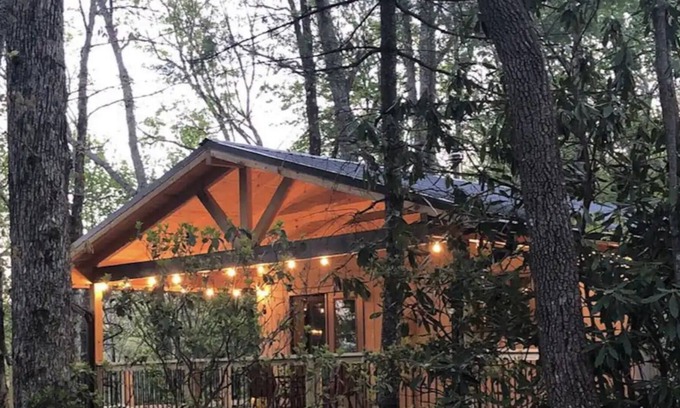 Lake Toxaway Cottage | Little House on the Mountain