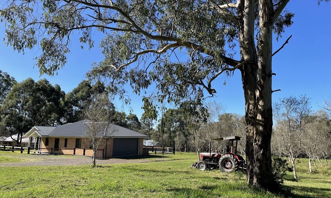 Thirlmere Cottage | Little Kingsley farmstay, cottage on a little farm 1hr from Sydney & Wollongong