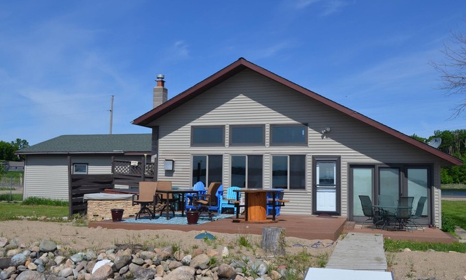 Frazee House | Little McDonald Lake Beach Front Home