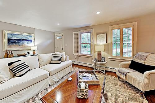 Cotuit House | Little River Manor