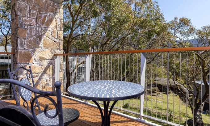 Lake Crackenback Apartment | Little Rocky Retreat