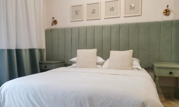 Rondebosch Hotel | Little Scotia
