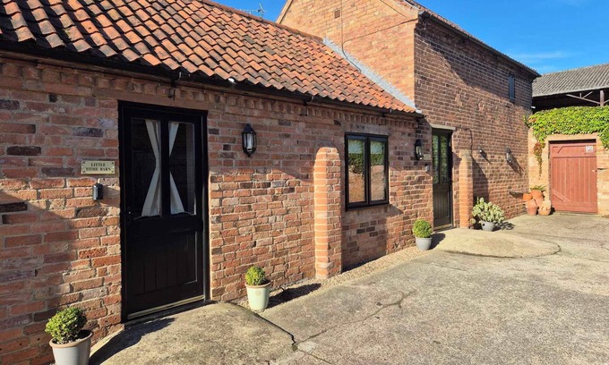 Southwell House | Little Tithe Barn, Lodge Barns, Morton near Southwell, Country Get Away