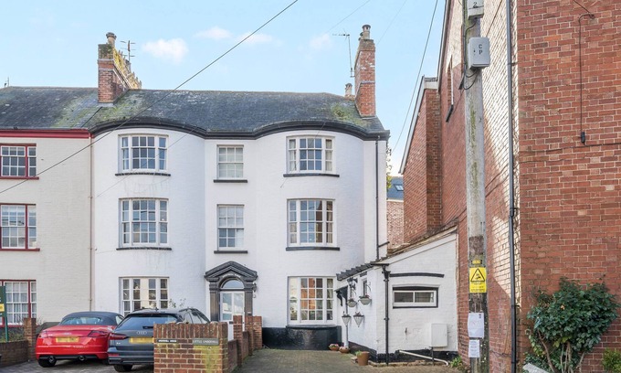 Lympstone Cottage | LITTLE UNDERHILL, pet friendly, luxury holiday cottage in Lympstone