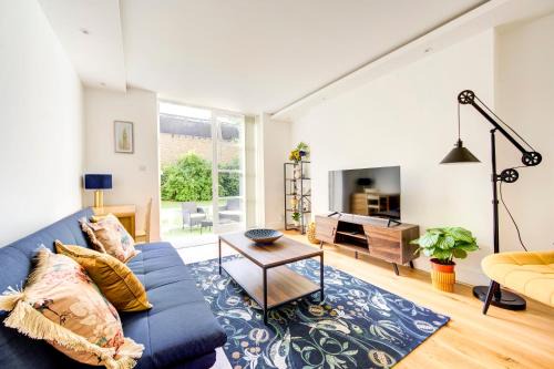 Little Venice Apartment | Little Venice UK Bright & Stylish garden apartment