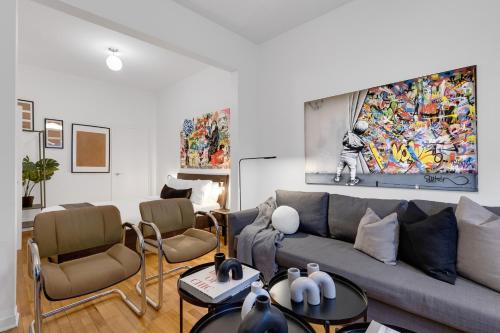 Plateau Mont Royal Apartment | LiV MTL Avenue
