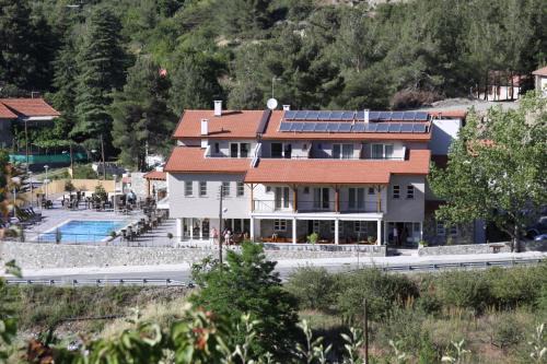 Kyperounta Hotel | Livadia Hotel Kyperounta