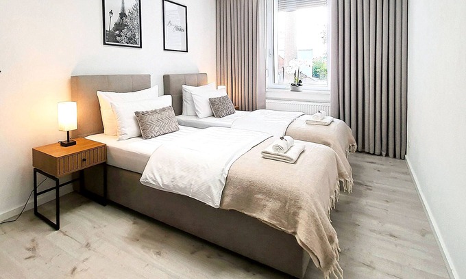 Hamm Apartment | LIVATION Hamm 1: Netflix - Design - Kitchen