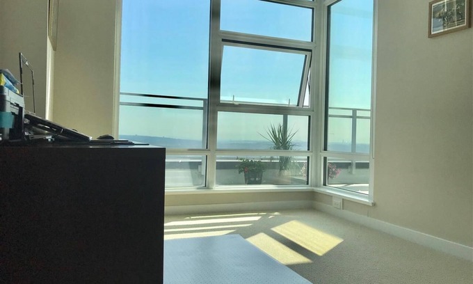 Burnaby Condo | Live above the clouds in this Sky collection unit!