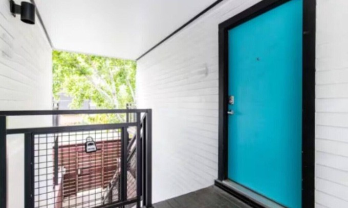 Oak Lawn Apartment | Live Easy at Reagan 203