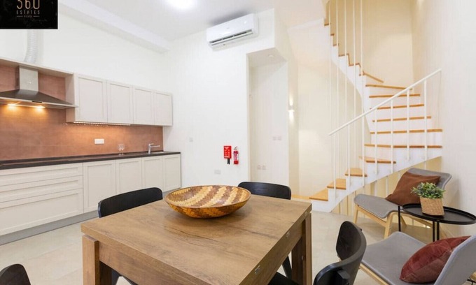 Cospicua House | LIVE like a local - 3 Cities home + 2 KING BED