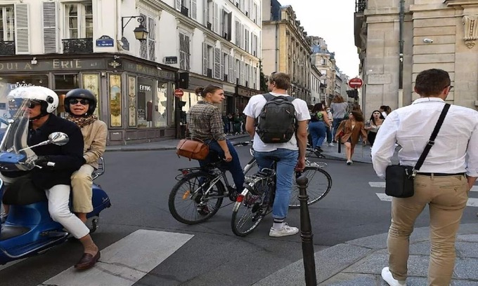 Porte-Saint-Martin Apartment | Live Marais, live Paris center! chronicle of life in the historic center
