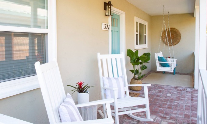 Del Mar House | Live the Beach Life in a Quaint Shell Cottage