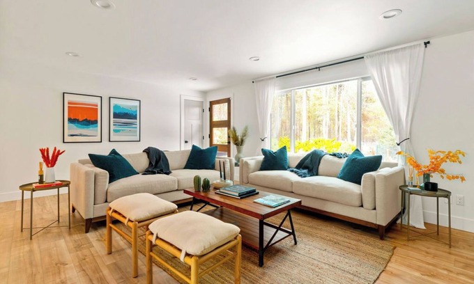 Three Rivers House | LIVE76 - Modern Sunriver Getaway, Huge, Private Yard