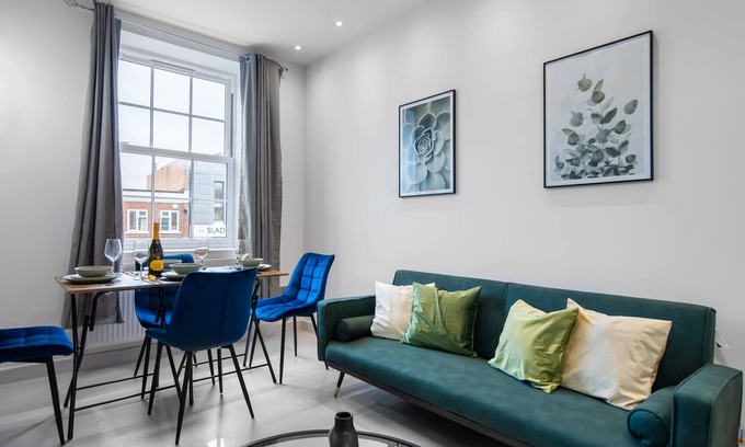 Didcot Apartment | LiveStay-Stylish 2Bed Apartment in Oxfordshire*2