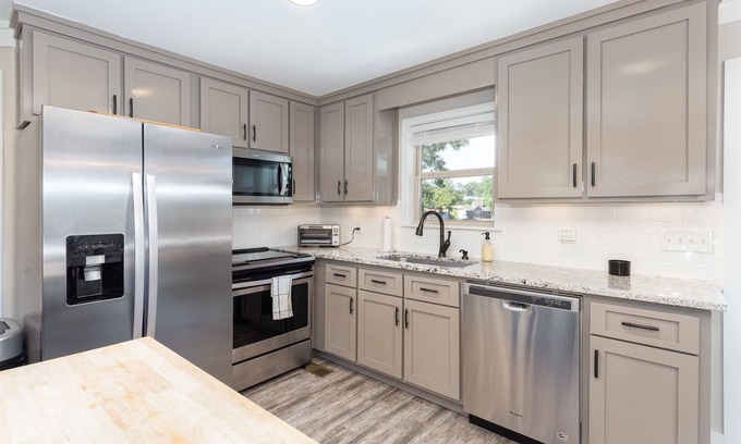 Talladega House | Livin' the Lake Life Rental