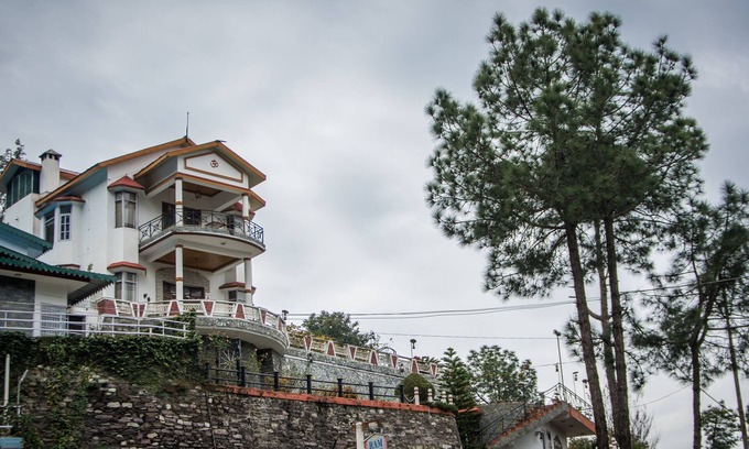 Chail Cottage | LivingStone 3 BHK Ram Cottage Chail
