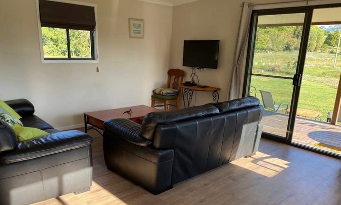 Pinbarren Cabin | Lizard Lodge Farmstay-Families-Horse Riders-Nature