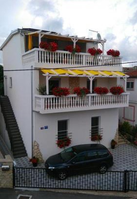Pirovac Apartment | Ljubica Apartman