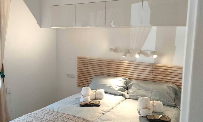 Llafranc Apartment | LLAFRANC 100% Apartment. 50 meters from the beach. WIFI, A/C, BBQ, Fire Place