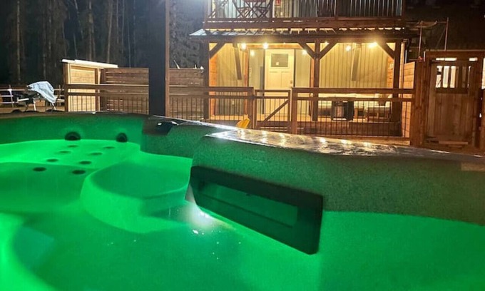 Calgary Condo | Llama Lookout Suite at Basecamp Ranch, Bragg Creek